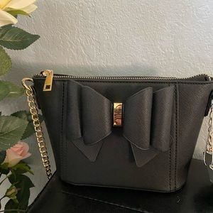 Crossi New York Bow Accent Handbag/Purse Gold Chain Strap Detail Brand NEW